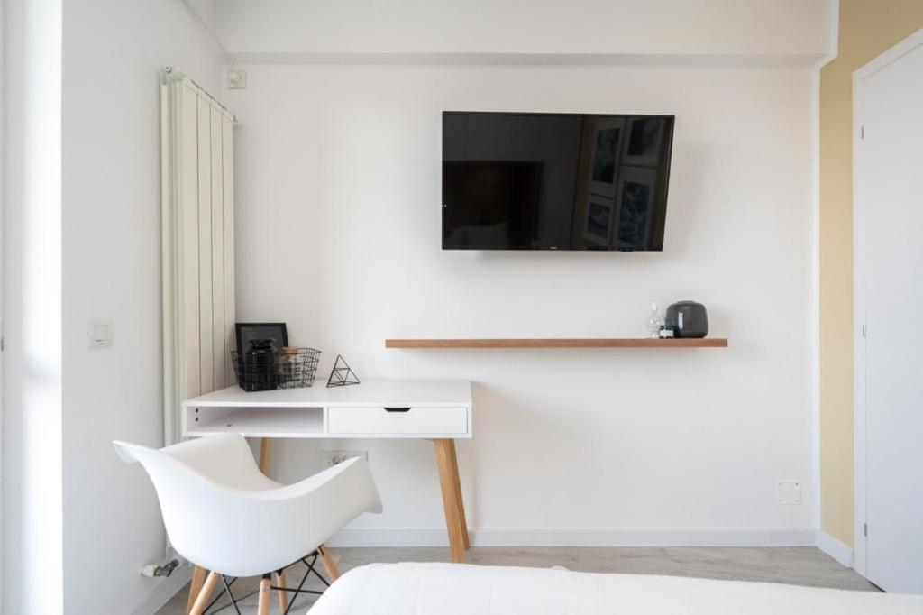 Piata Romana, Two Bedrooms Apartment Bukarest Exterior foto